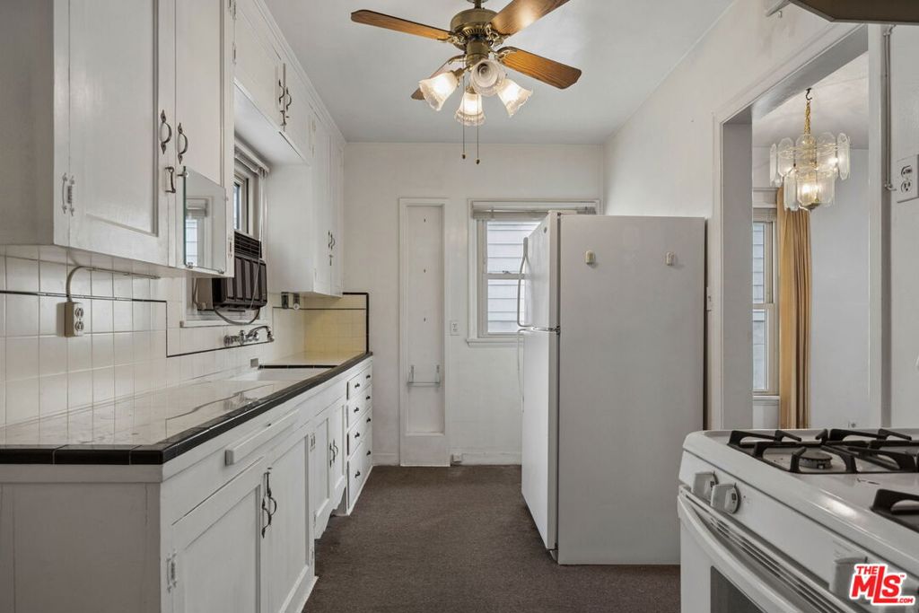 311 E Doran Street Property Photo 10