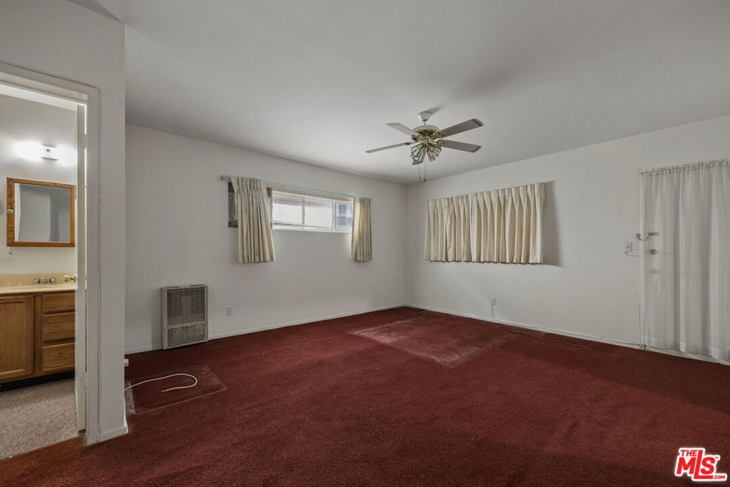 311 E Doran Street Property Photo 16