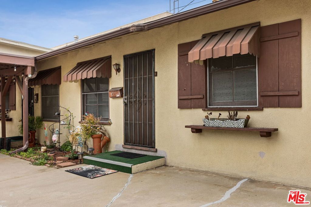 311 E Doran Street Property Photo 24