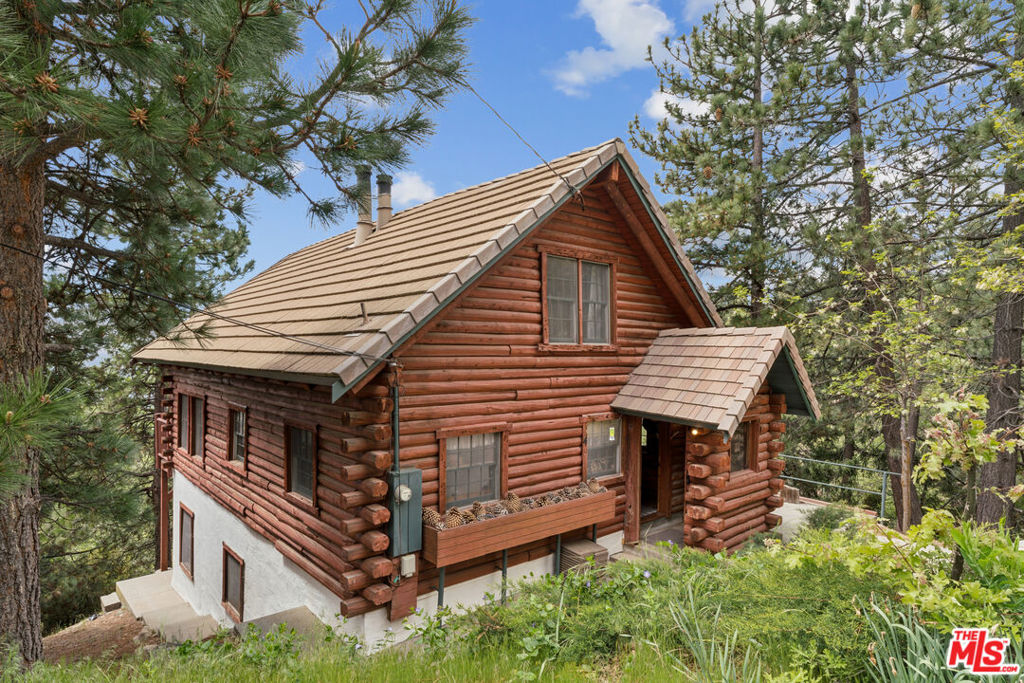 4 Winding Way Property Photo 1