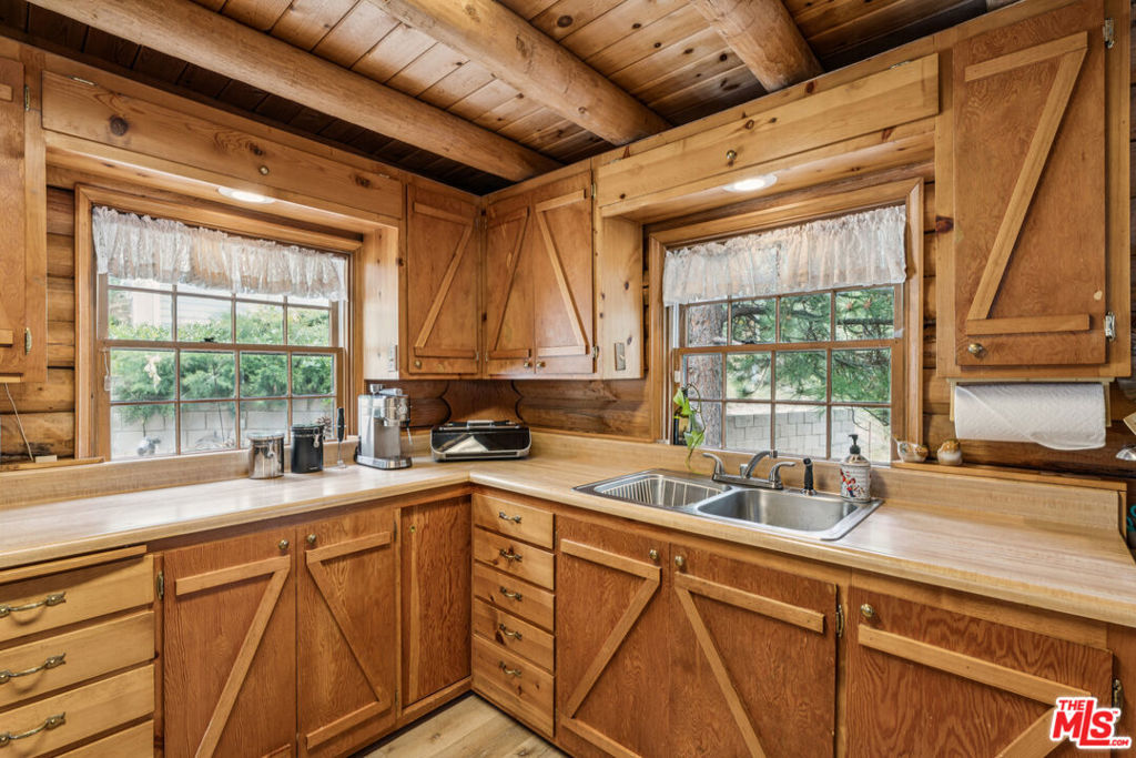 4 Winding Way Property Photo 6