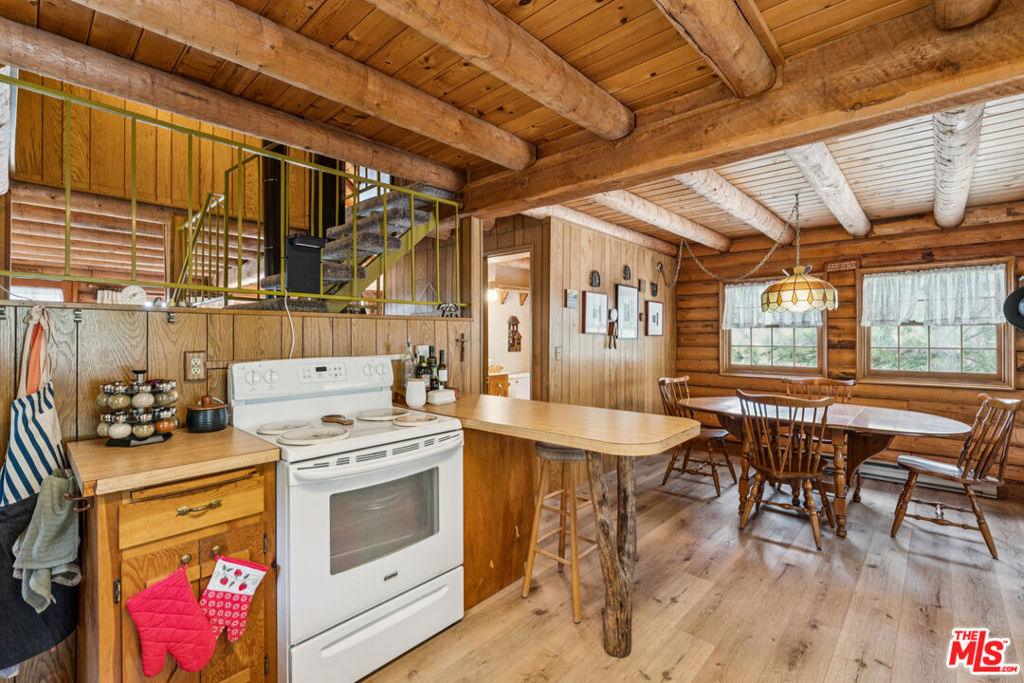 4 Winding Way Property Photo 7