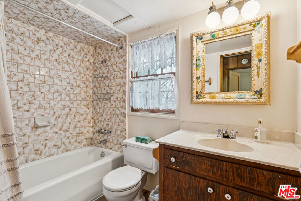 4 Winding Way Property Photo 22