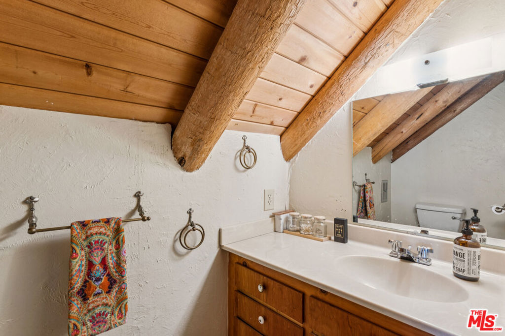 4 Winding Way Property Photo 25