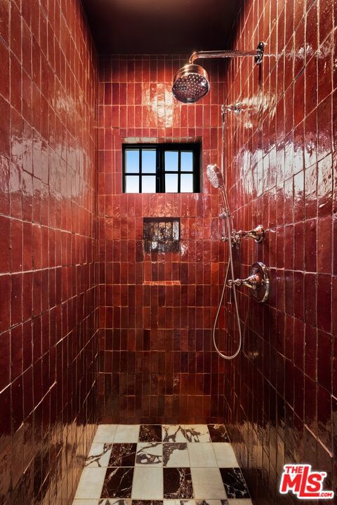 211 S Formosa Avenue Property Photo 19
