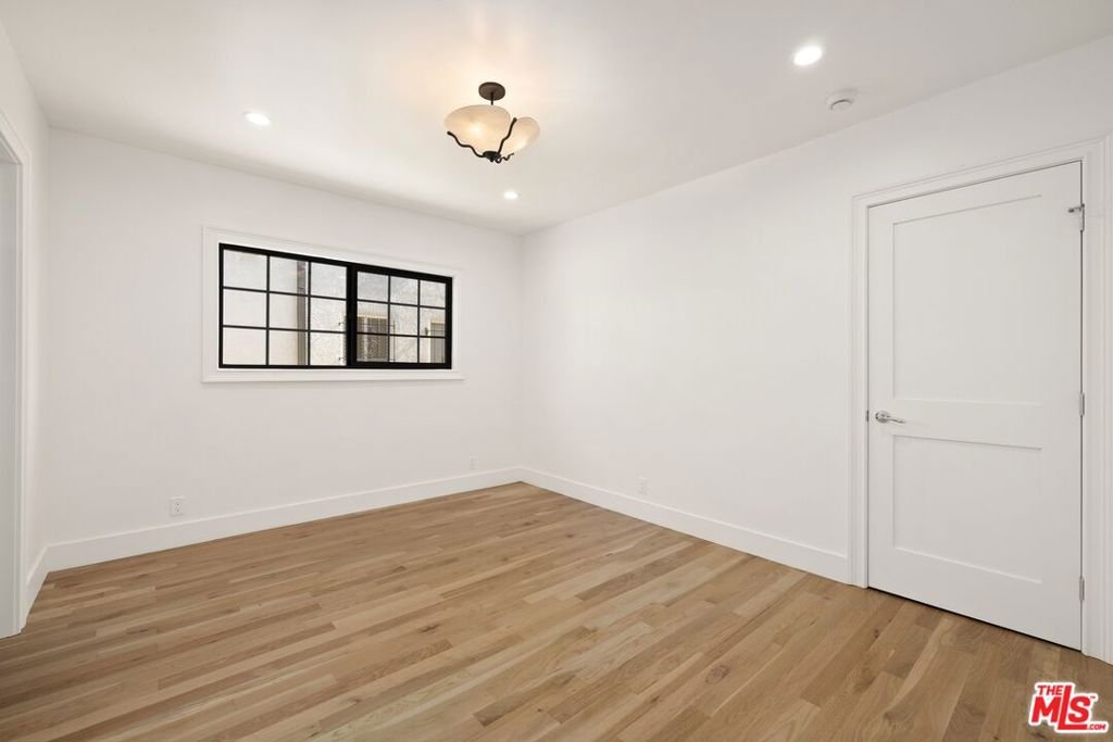 211 S Formosa Avenue Property Photo 20