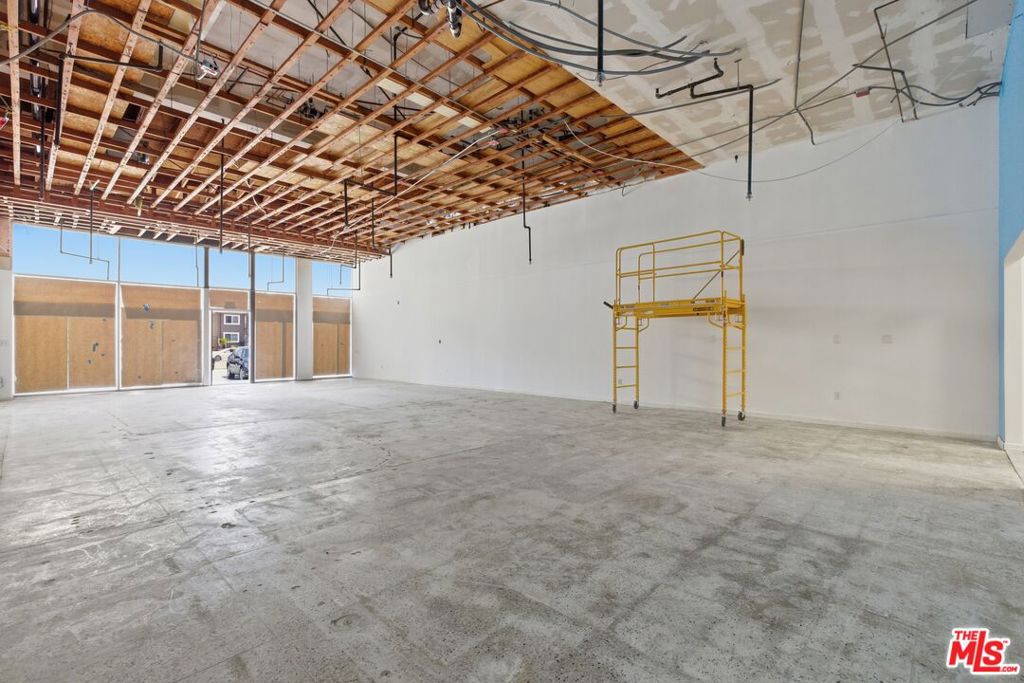 6949 La Tijera Boulevard C1 Property Photo 3