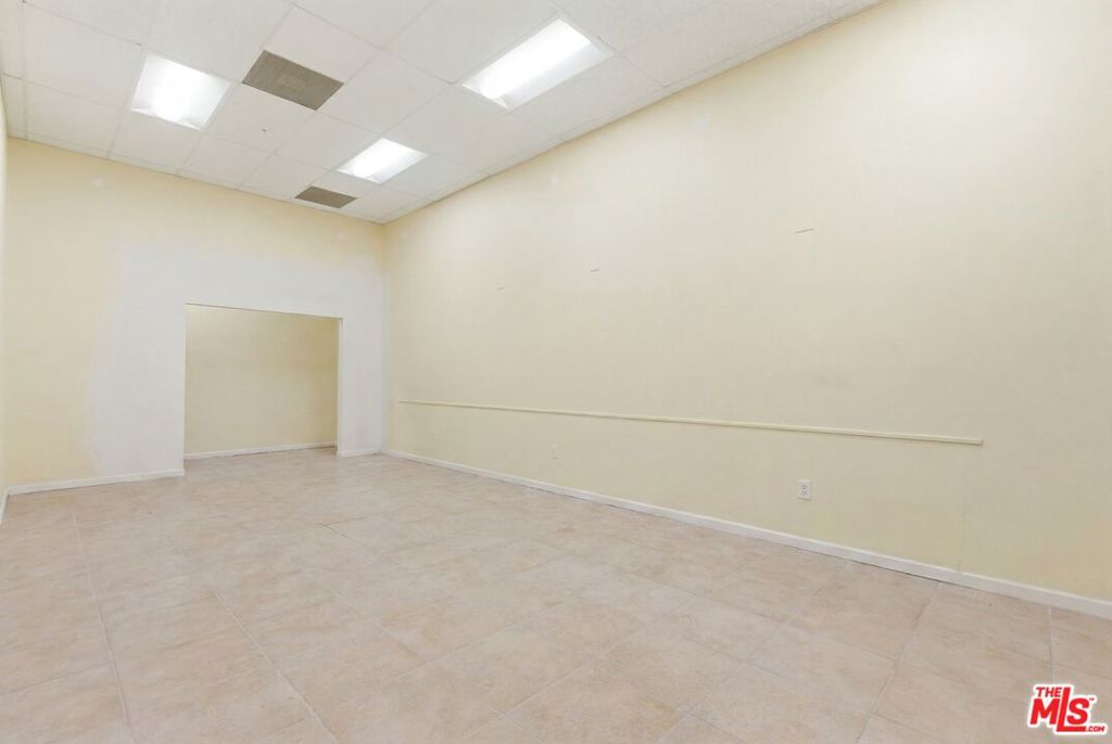 6949 La Tijera Boulevard C1 Property Photo 5