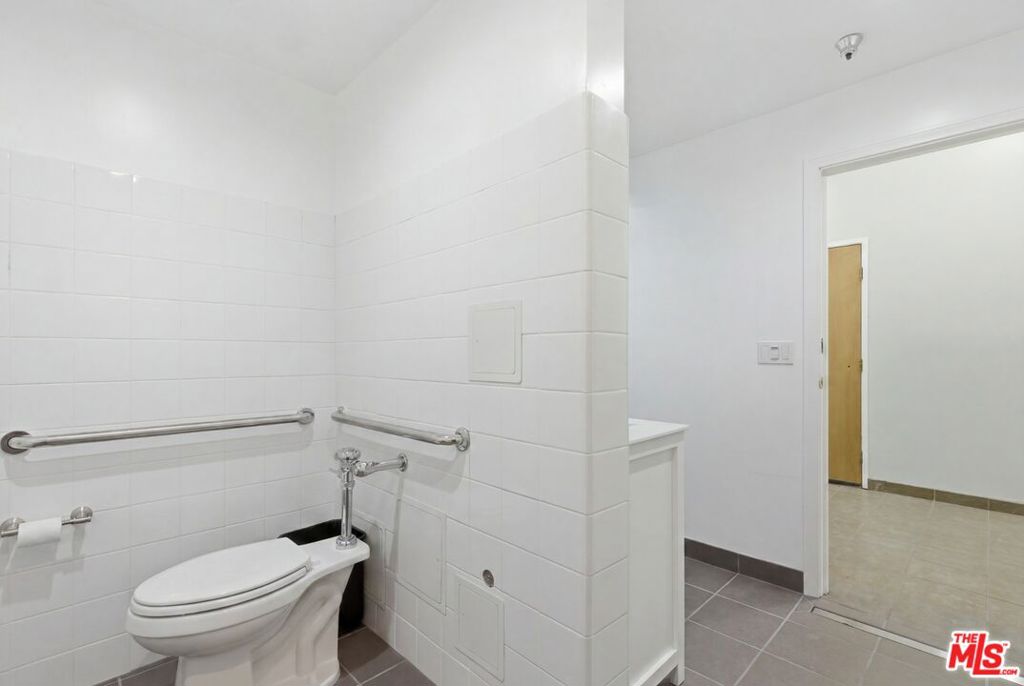 6949 La Tijera Boulevard C2 Property Photo 6