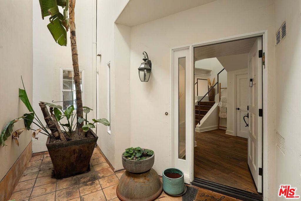 6422 Lunita Road Property Photo 4