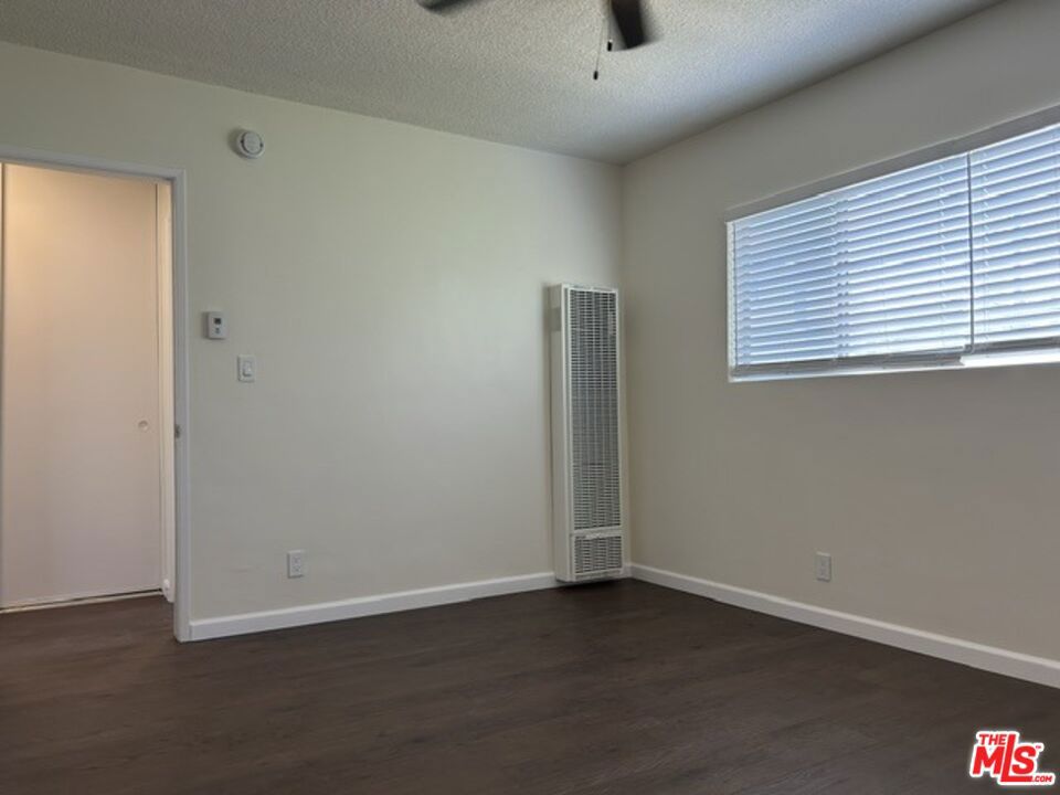 346 S Van Ness Avenue 10 Property Photo 19