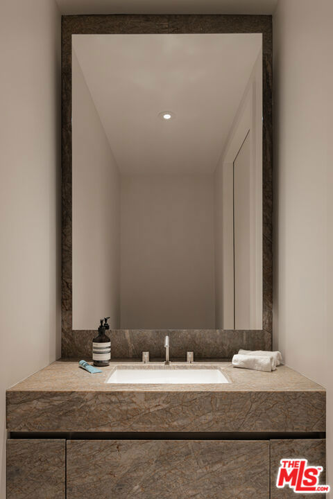 9200 Wilshire Boulevard 504e Property Photo 6