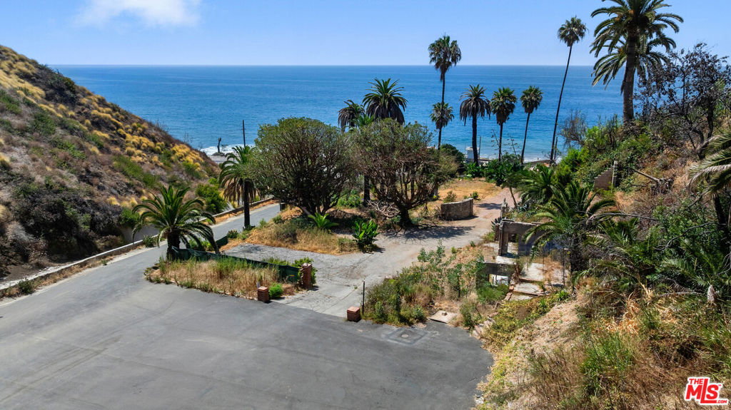 19355 Pacific Coast Highway Property Photo 4