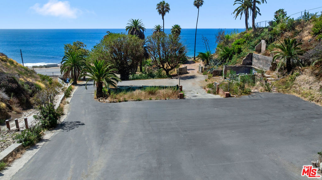19355 Pacific Coast Highway Property Photo 5