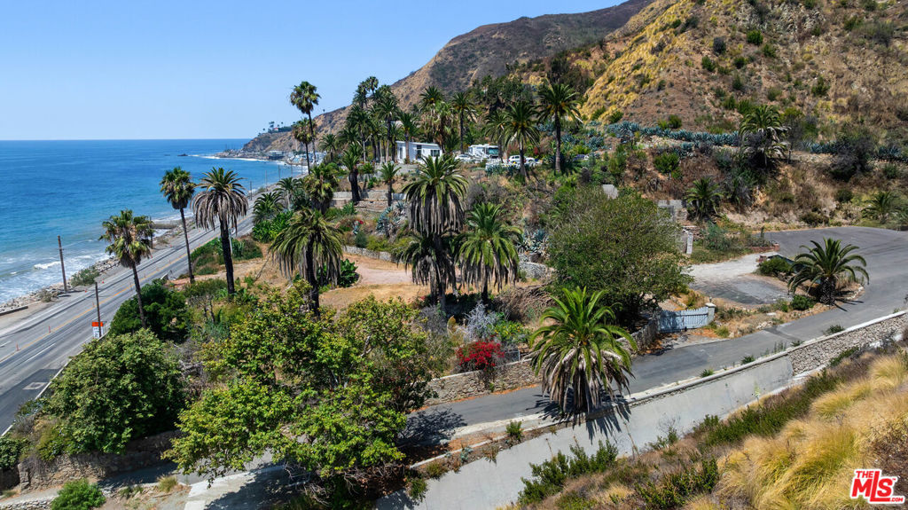 19355 Pacific Coast Highway Property Photo 8