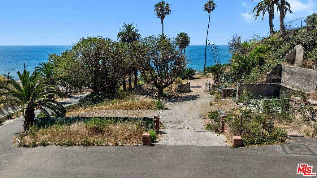 19355 Pacific Coast Highway Property Photo 11