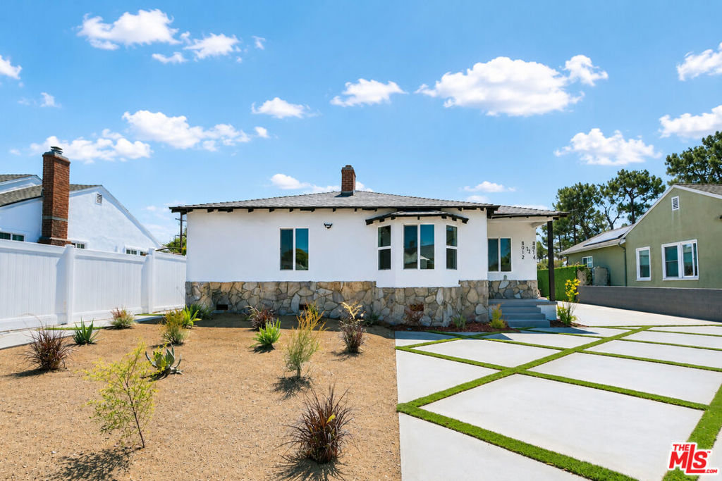 8012 Irvine Avenue Property Photo