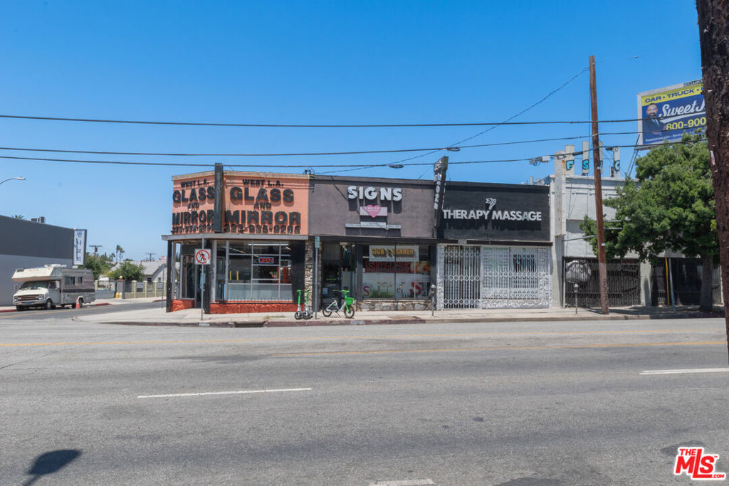 4525 W Pico Boulevard Property Photo 4
