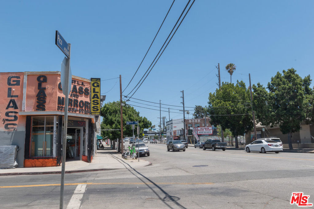 4525 W Pico Boulevard Property Photo 7