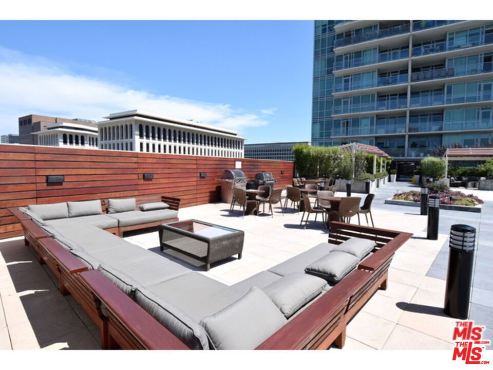 3785 Wilshire Boulevard 908 Property Photo 4