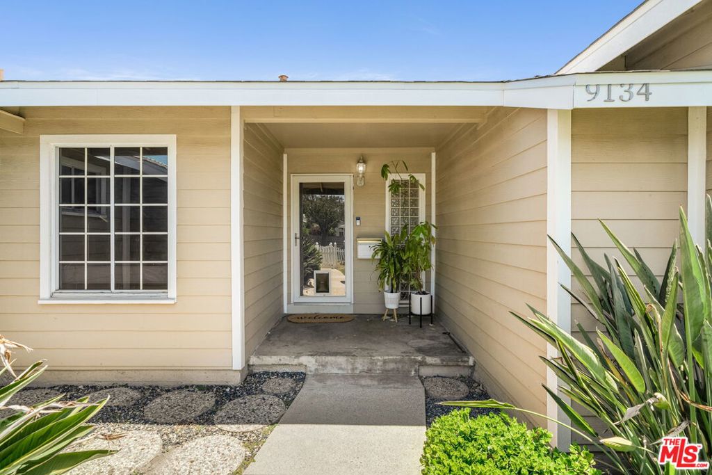 9134 Swinton Avenue Property Photo 4