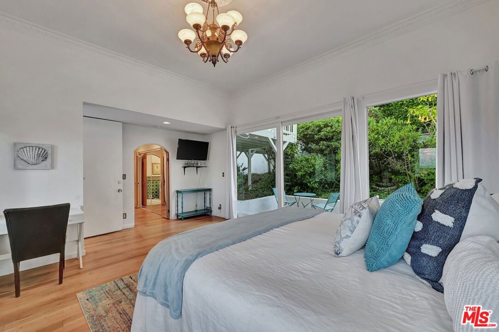 21625 Pacific Coast Highway Property Photo 10