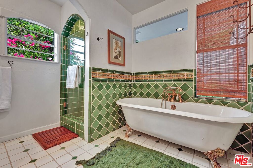 21625 Pacific Coast Highway Property Photo 11