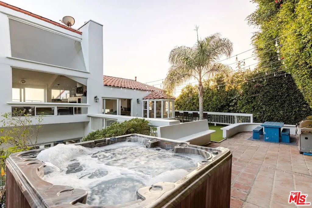 21625 Pacific Coast Highway Property Photo 17