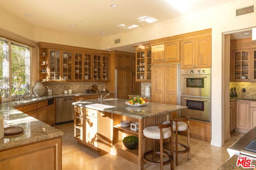 13731 Romany Drive Property Photo 15