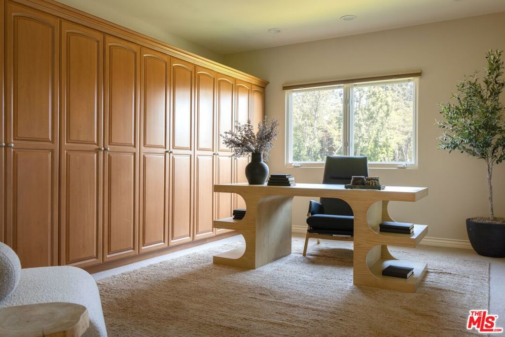 13731 Romany Drive Property Photo 23
