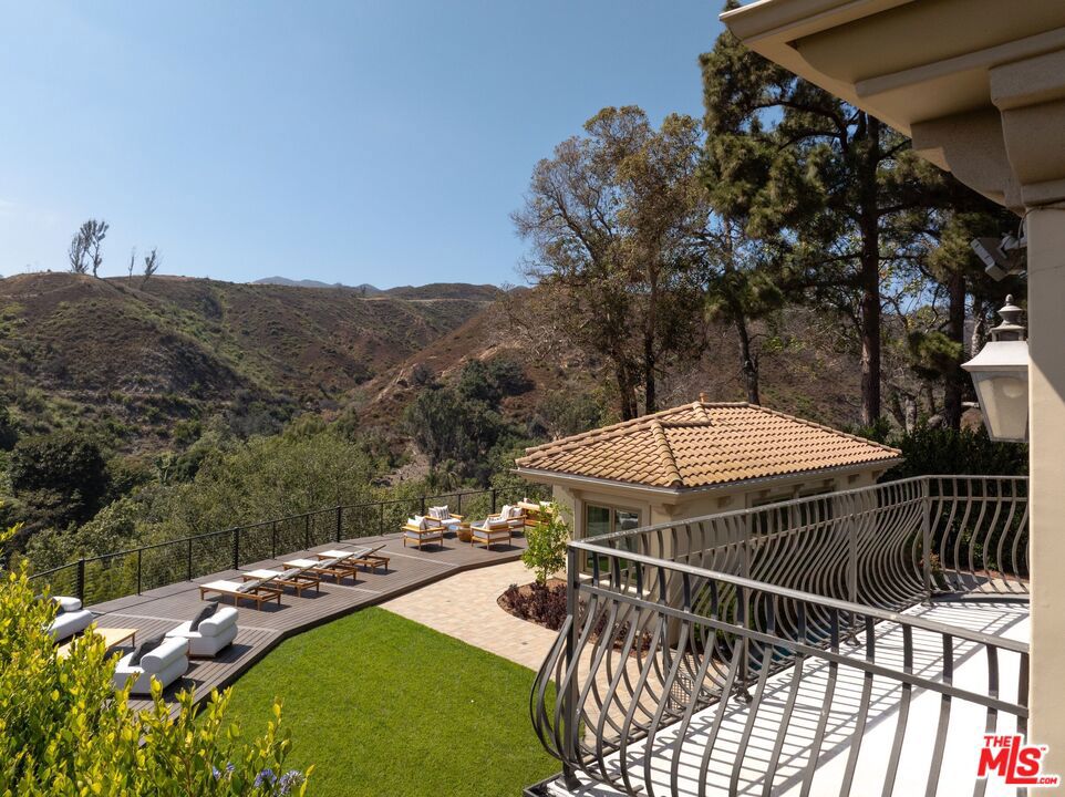 13731 Romany Drive Property Photo 44