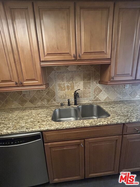 1818 Pelham Avenue 103 Property Photo 23