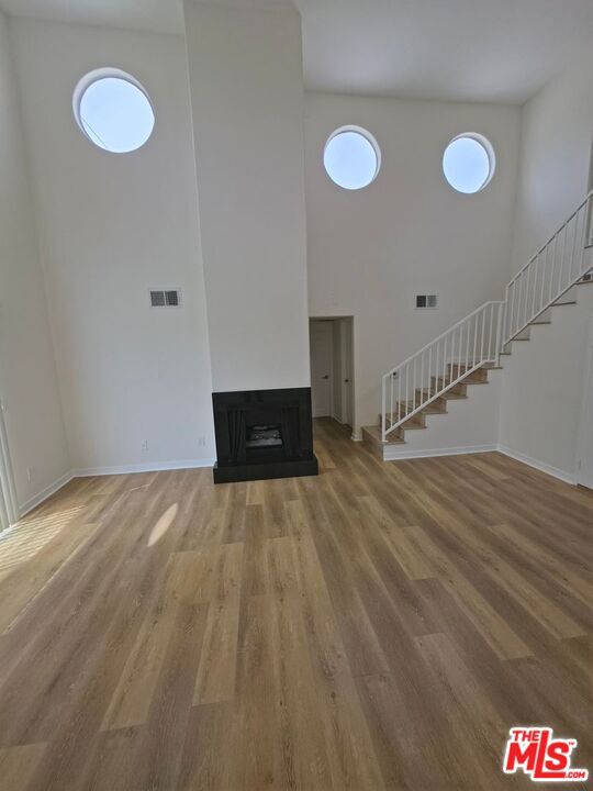 2050 S Bentley Avenue Ph 5 Property Photo 2