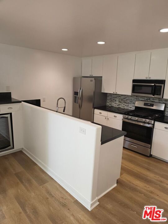 2050 S Bentley Avenue Ph 5 Property Photo 3