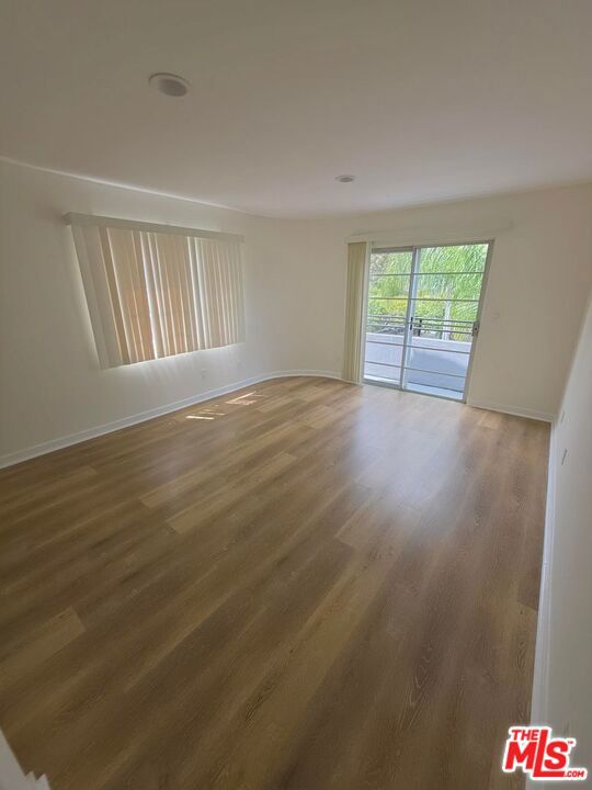 2050 S Bentley Avenue Ph 5 Property Photo 4