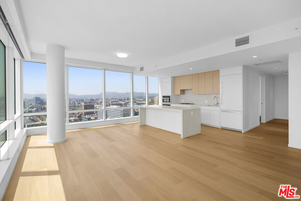 877 Francisco Street 2811 Property Photo 3