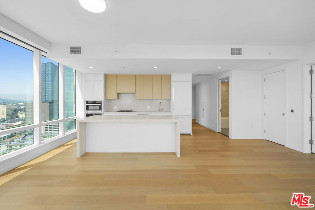 877 Francisco Street 2811 Property Photo 11