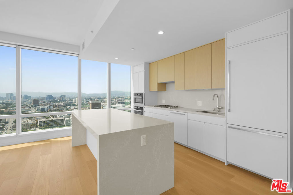 877 Francisco Street 2811 Property Photo 13