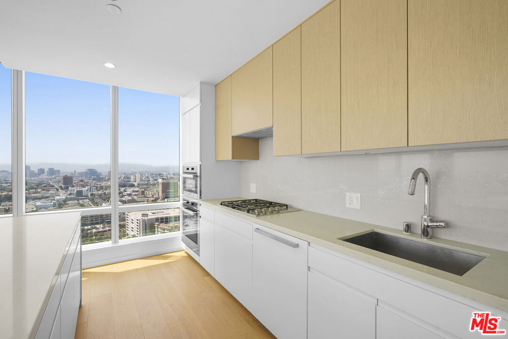 877 Francisco Street 2811 Property Photo 15