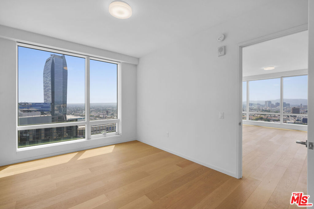 877 Francisco Street 2811 Property Photo 16