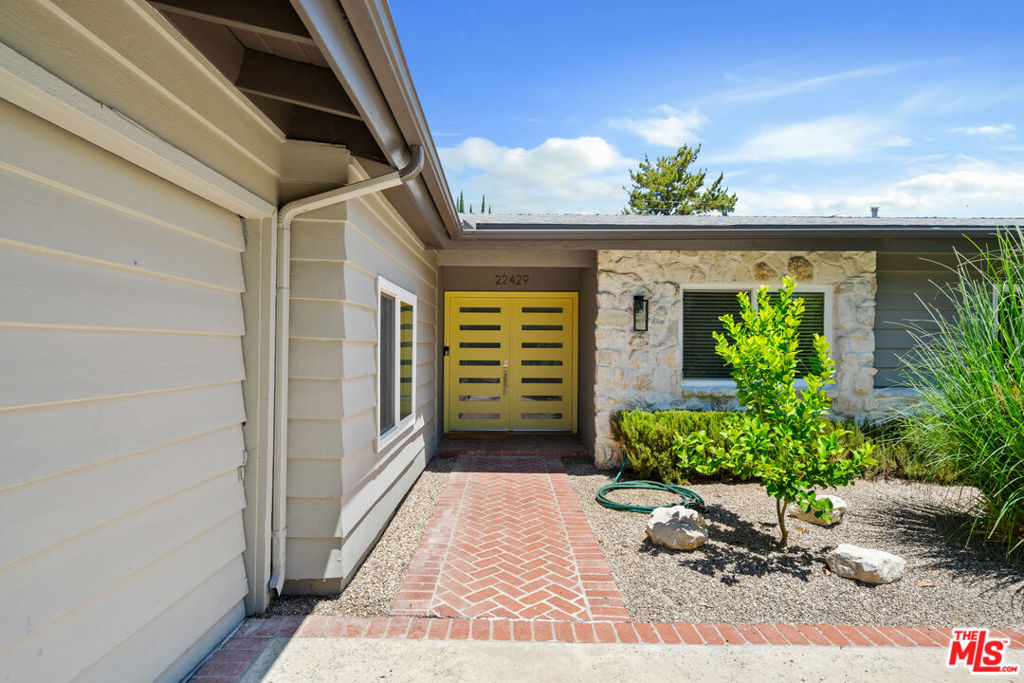 22429 Bessemer Street Property Photo 44