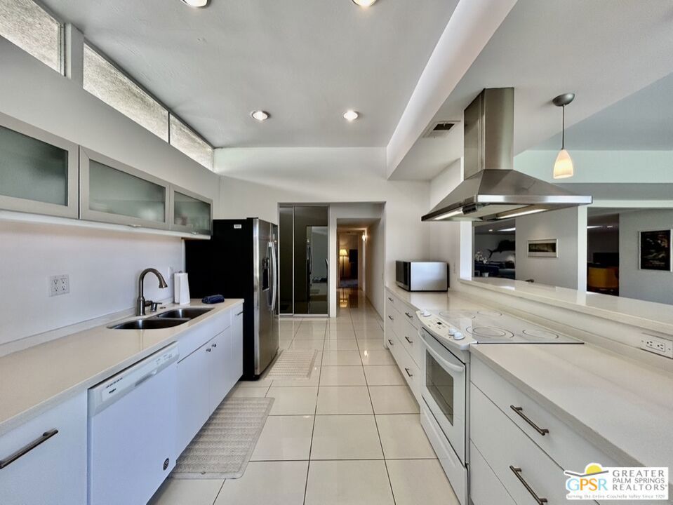 197 Desert Lakes Drive Property Photo 6