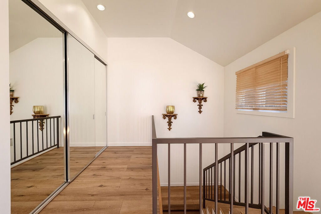 1174 Coldwater Canyon Drive Property Photo 15