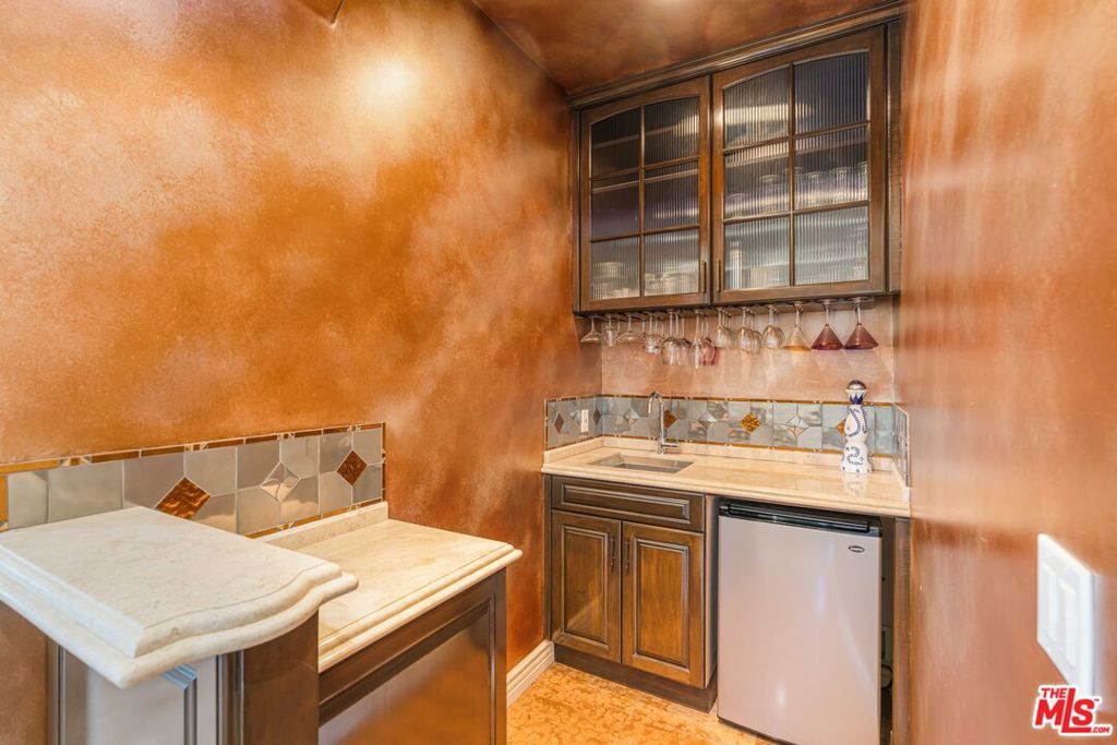 868 Braewood Court Property Photo 14