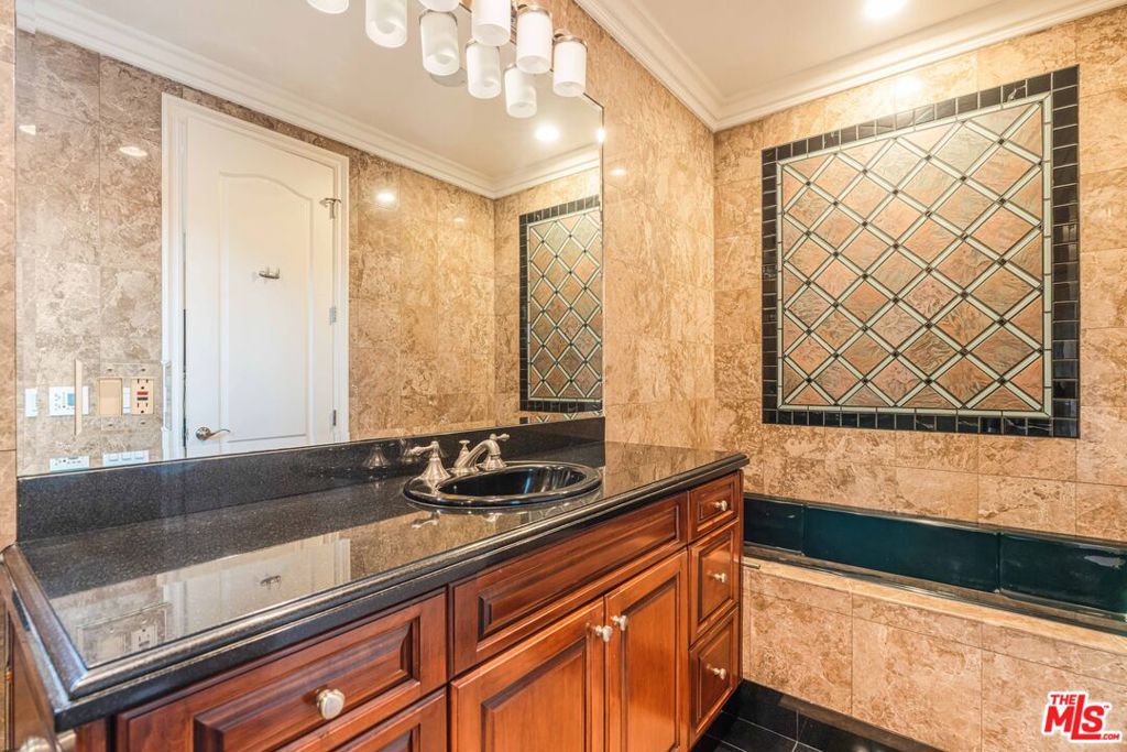868 Braewood Court Property Photo 28
