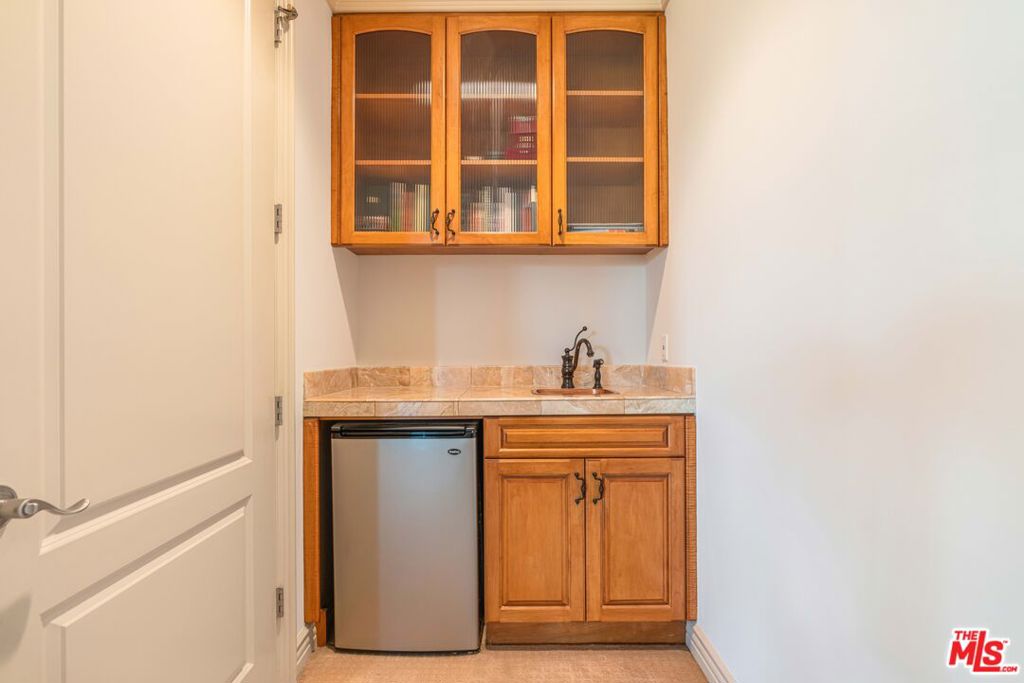 868 Braewood Court Property Photo 33