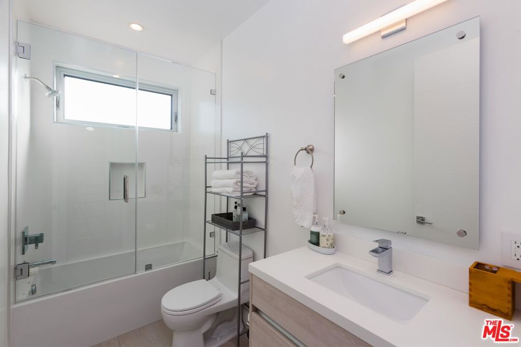 721 N Spaulding Avenue Property Photo 32