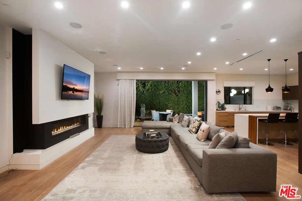 736 N Curson Avenue Property Photo 13