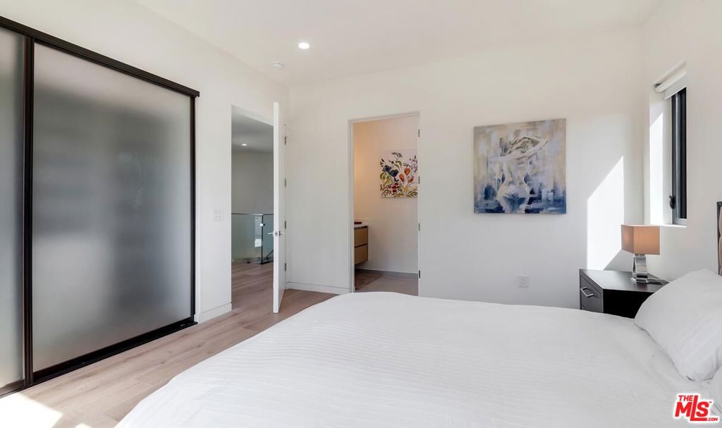 736 N Curson Avenue Property Photo 36