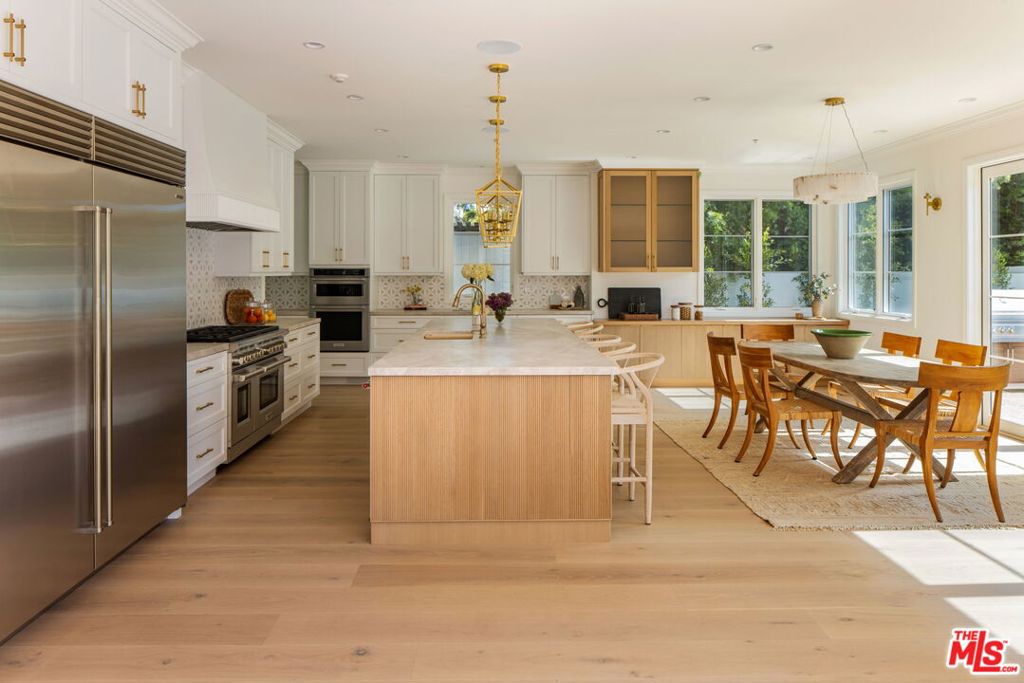 605 N Elm Drive Property Photo 11
